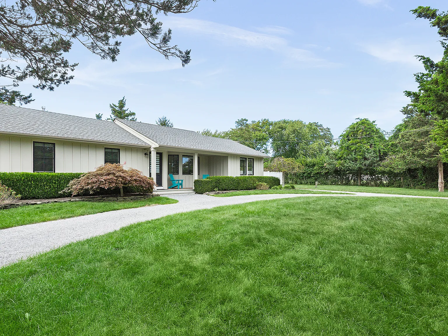 Year Round Rental with Water Views, Boating Access & New Pool — Photo 2