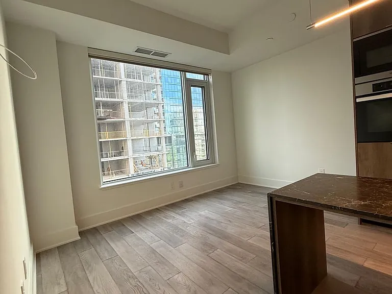 11 Yorkville Ave #2201 — Photo 10