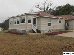 1402 Green Valley Rd, Glencoe, AL 35905