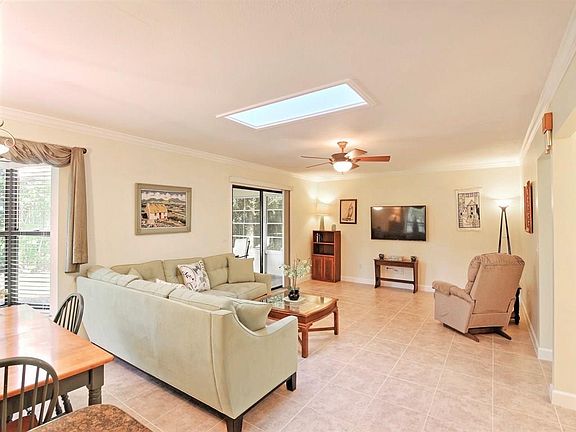 5th image of 1579 Eastlake Ln