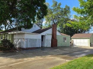 6825 Glacier Dr, Riverside, CA 92506