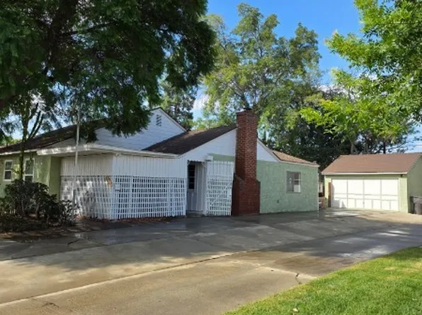 6825 Glacier Dr, Riverside, CA 92506