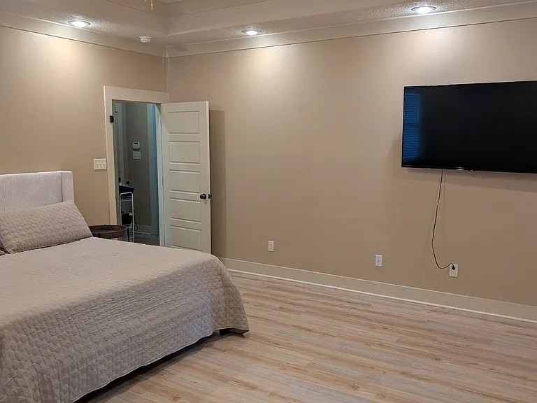 5318 Charles Ct — Photo 16
