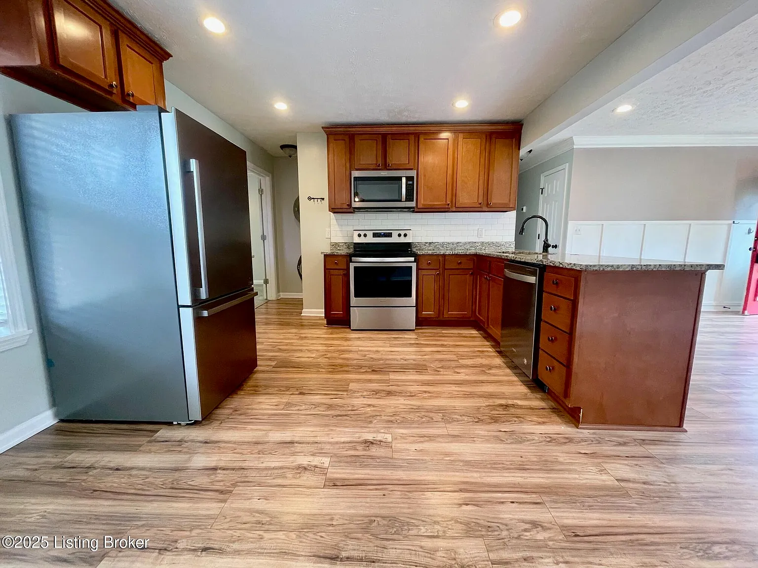 3 bed, 2.0 bath, 1400 sqft, $1,795 — Photo 4