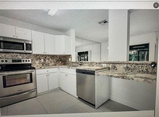 9166 SW 21st Ct, Boca Raton, FL 33428