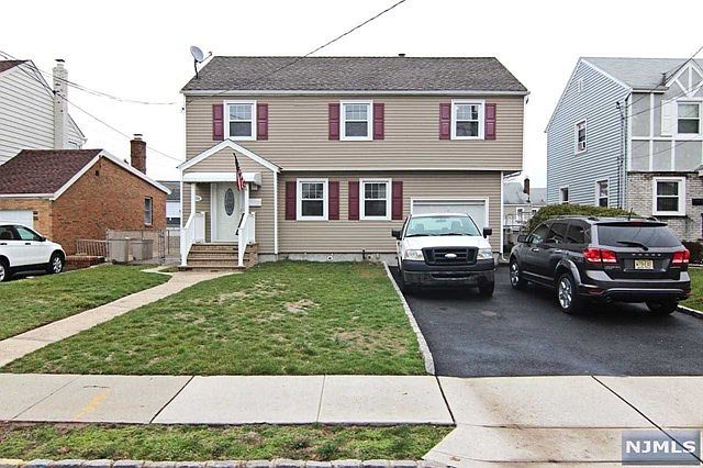 1st image of 272 Forest St #274