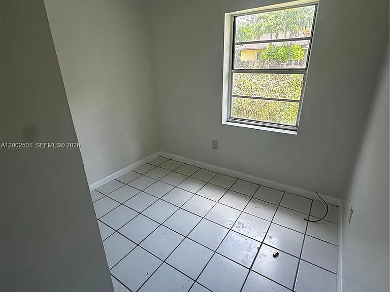 821 SW 2nd St — Photo 8