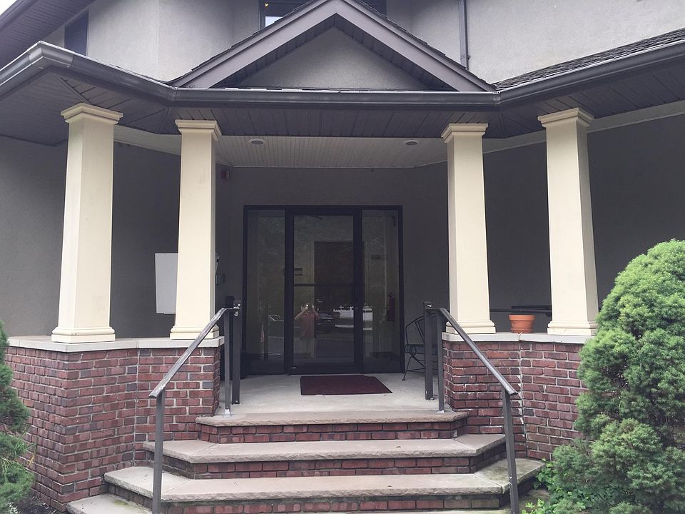 Private Entrance