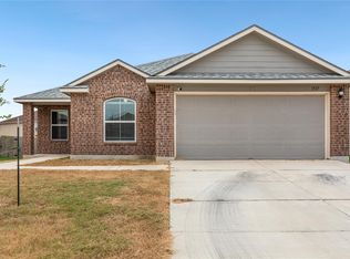 1517 Birmingham Dr, Seguin, TX 78155