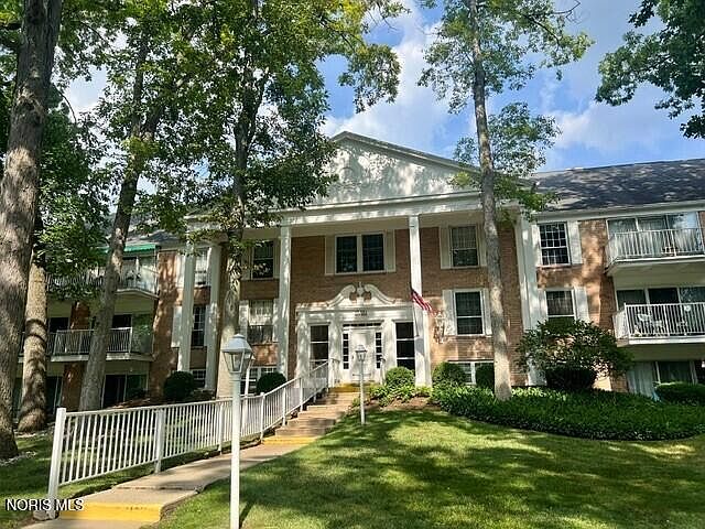 1st image of 5679 Monroe St #3-809