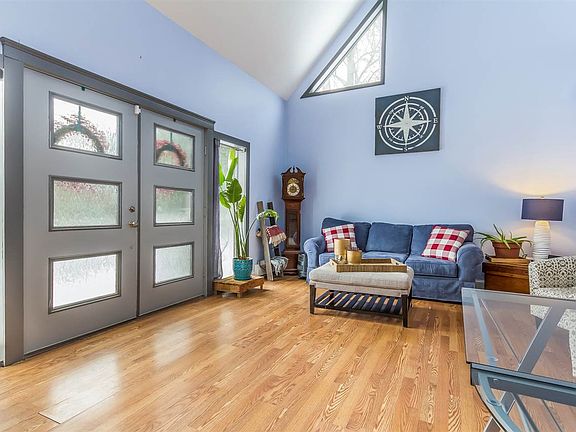 5th image of 4 Victoria Dr