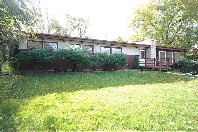 1st image of 19335 Brookdale Dr