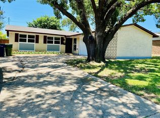 809 Forest Ridge Dr, Garland, TX 75042