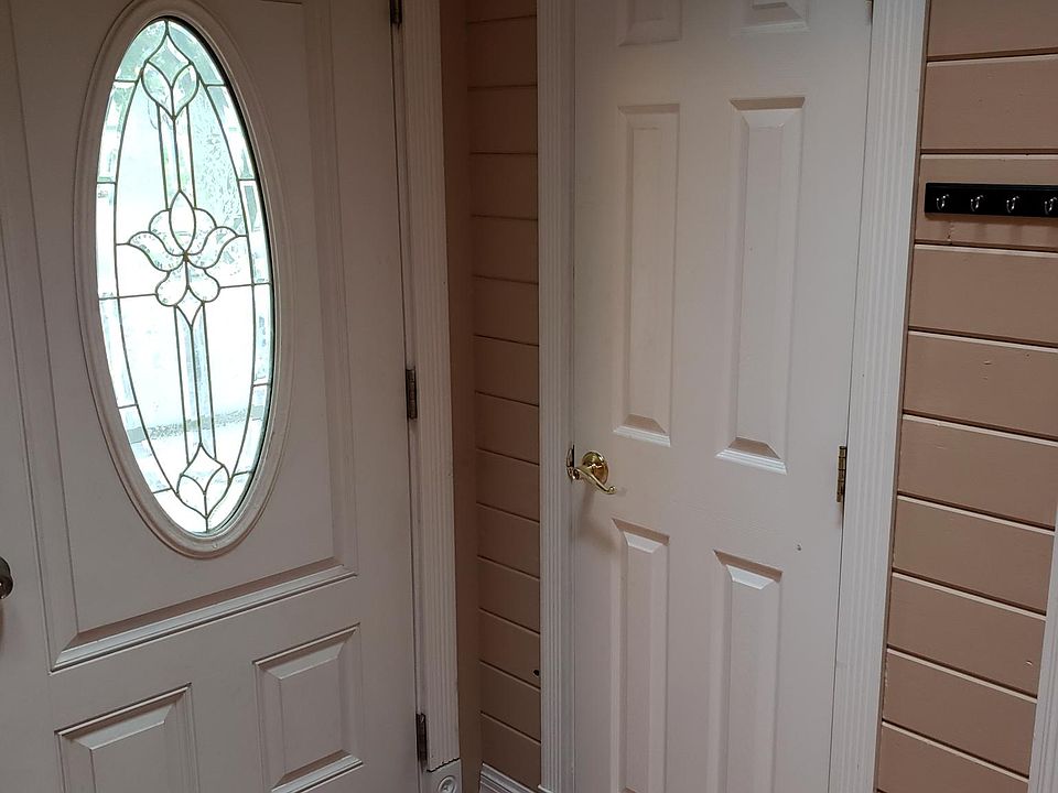 2nd image of 304 Parkwood St