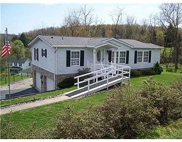 40 Decker St photo 1