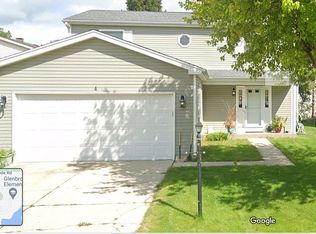 4 Windgate Ct, Streamwood, IL 60107