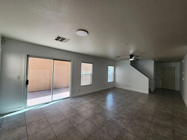10256 Franford Ct — Photo 9
