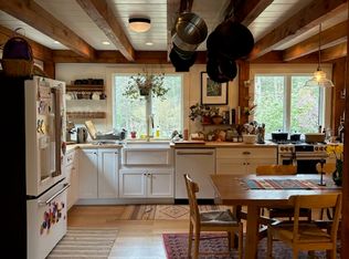 318 Molyneaux Rd, Camden, ME 04843