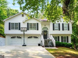 5515 Trophy Ct, Flowery Branch, GA 30542