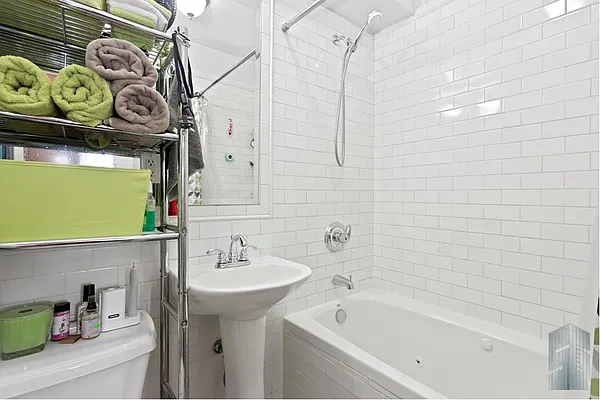 Sold by Skyline Group Real Estate | media 8