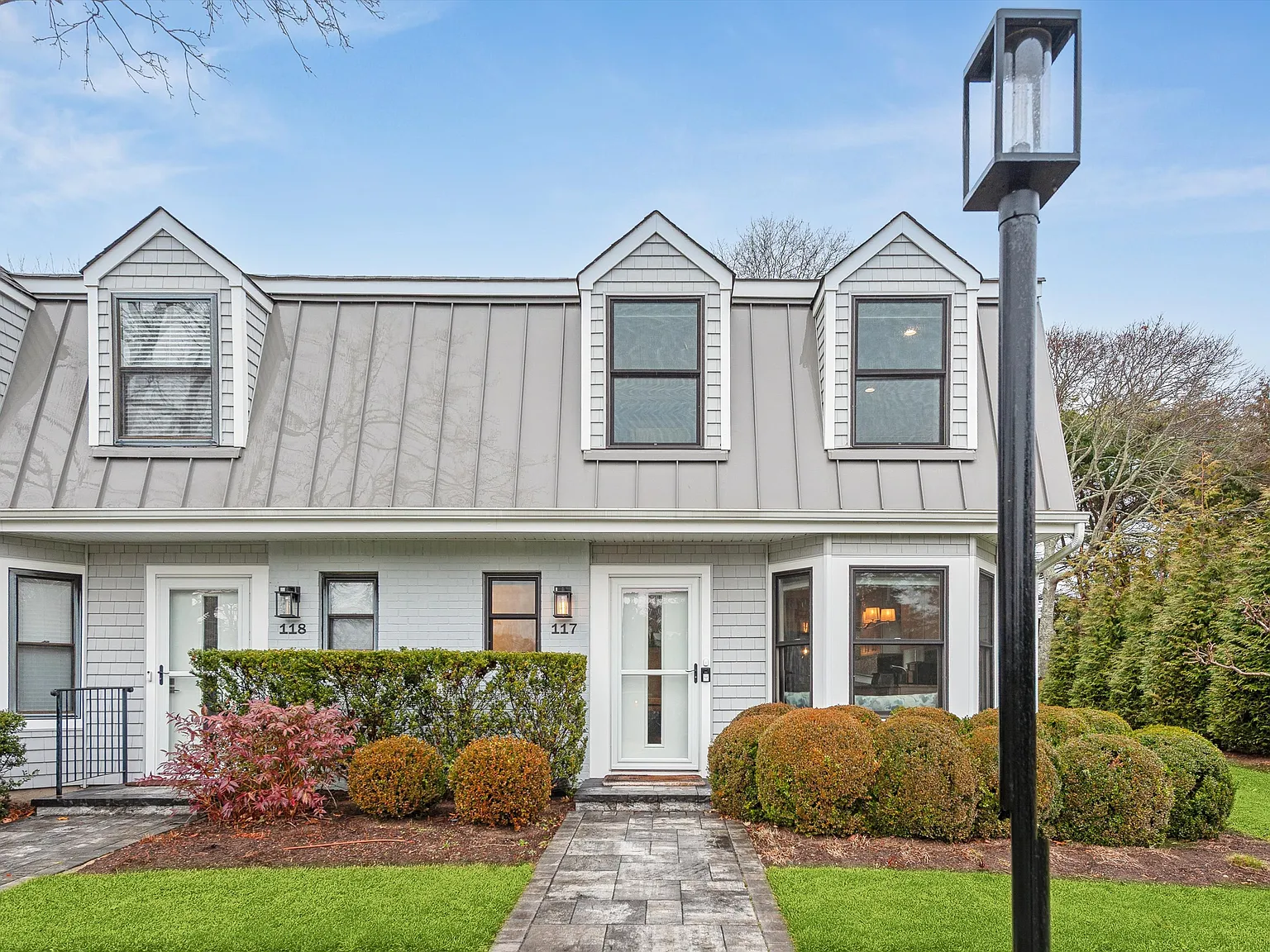 Newly Renovated Southampton Townhouse Rental! — Photo 1