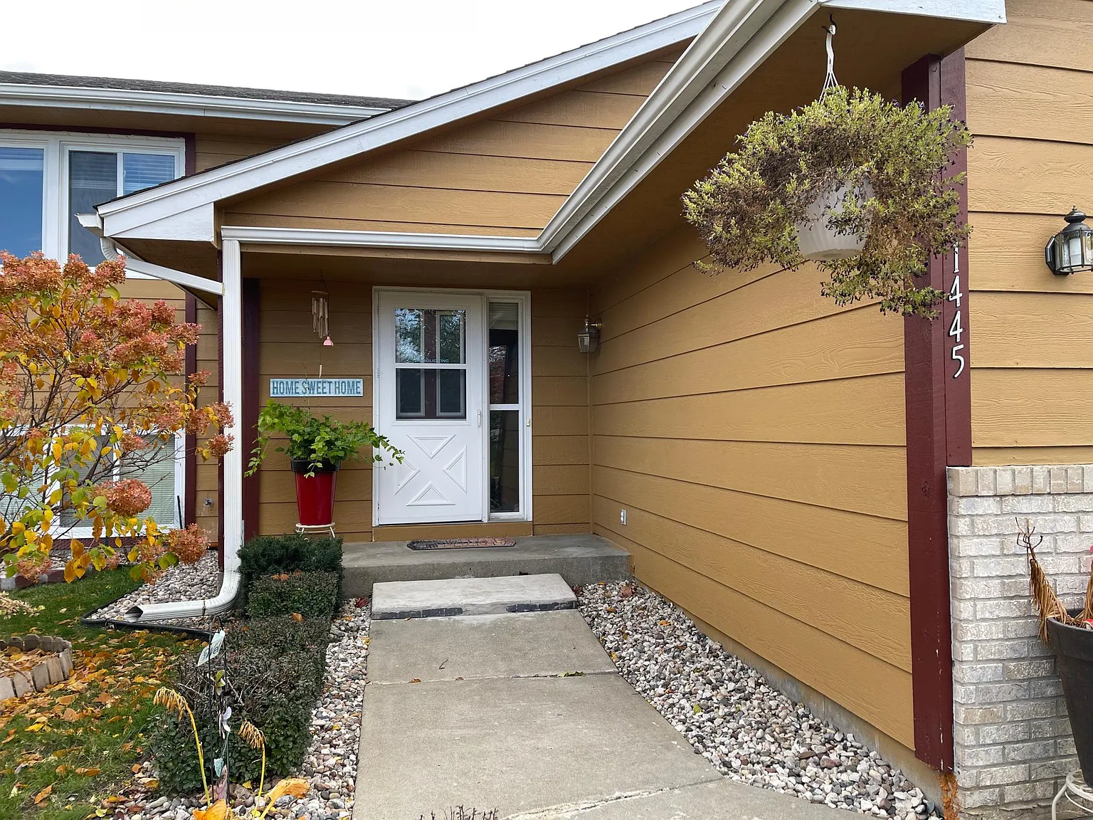 1445 Sage Ln — Photo 4