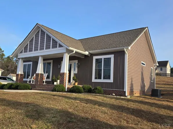 110 Jays Rd, Farmville, VA 23901