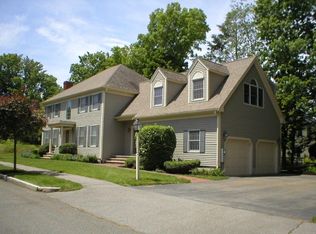 1 Cowdry Ln, Wakefield, MA 01880