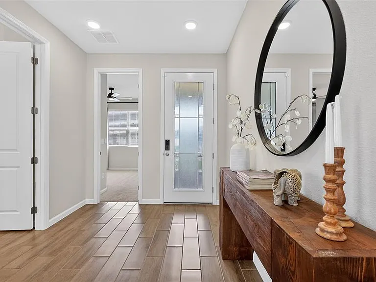 3710 Malad Way — Photo 4