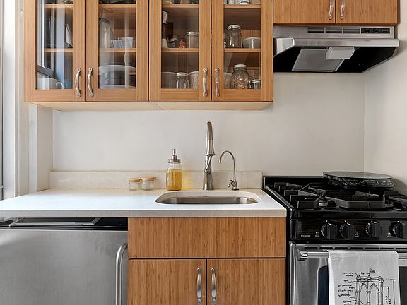 3rd image of 70 Remsen St #7F