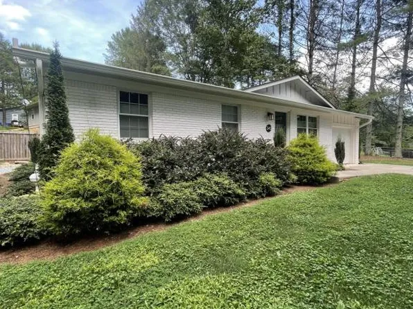 342 Silversteen Dr, Brevard, NC 28712