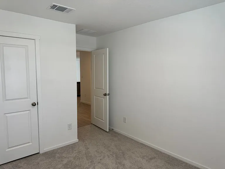 12931 Kathleen St — Photo 9