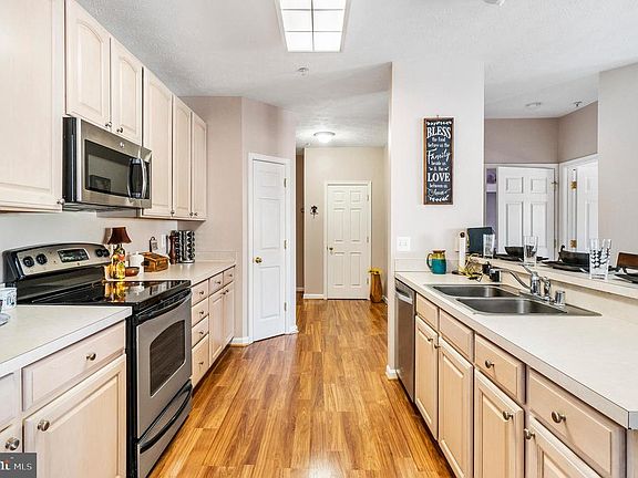 4th image of 305 Willrich Cir Unit E