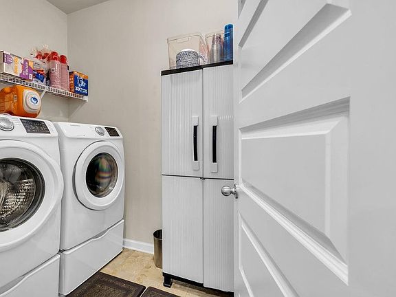 4th image of 549 Harmony Way