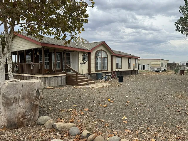 23359 County Road 100a