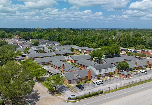 Lux Estate TX Apartments Photo 1