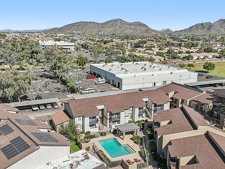 Tesoro Apartments — Photo 21
