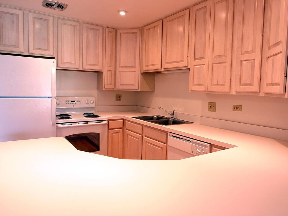 1st image of 2440 Emerald Ct APT 212