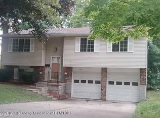 2939 Sunderland Rd, Lansing, MI 48911