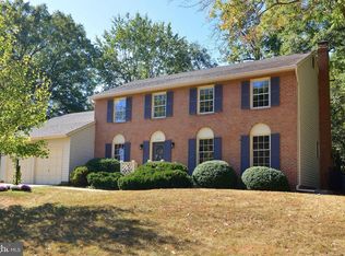 2107 Rampart Dr, Alexandria, VA 22308