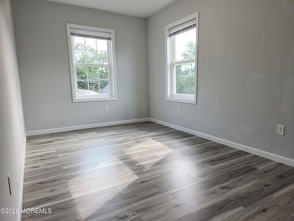 5th image of 399 Monmouth Ave #2