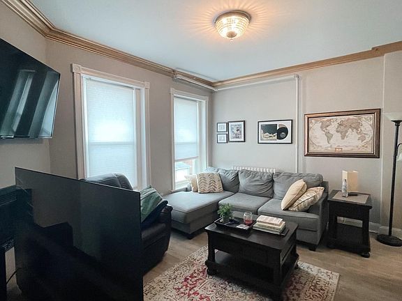5th image of 232 Richmond Ave #15