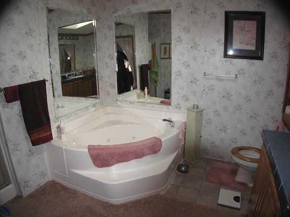 5th image of 67 Center Ln
