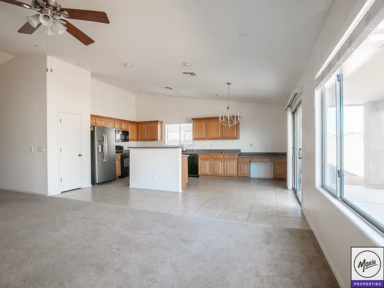 25550 W Beth Dr — Photo 9