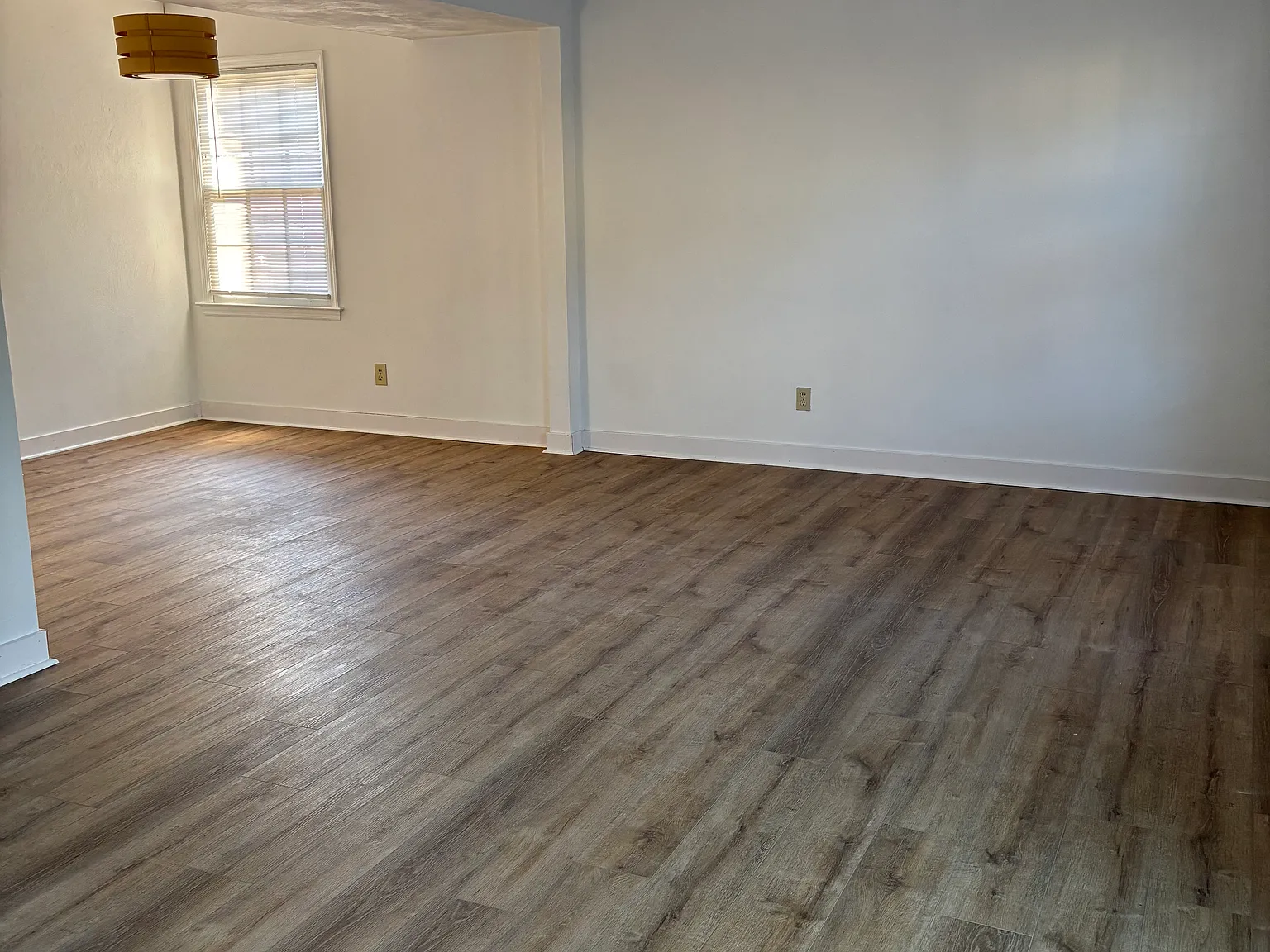 3 bed, 2.5 bath, 1342 sqft, $1,850 — Photo 4