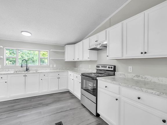 3rd image of 100 Riverbreeze Rd