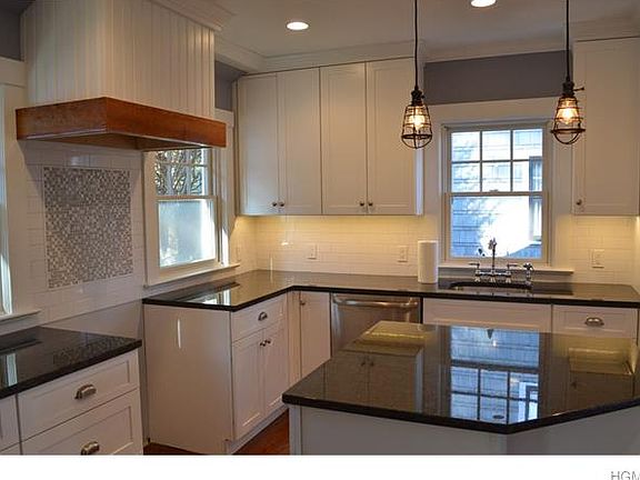 4th image of 136 Sarles Ln