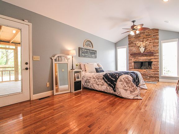 4th image of 813 Montacres Ln