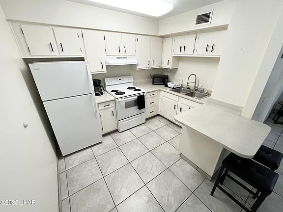 5th image of 100 Mulberry Ave Unit 206