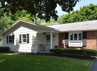 1088 Larkston Dr, Webster, NY 14580